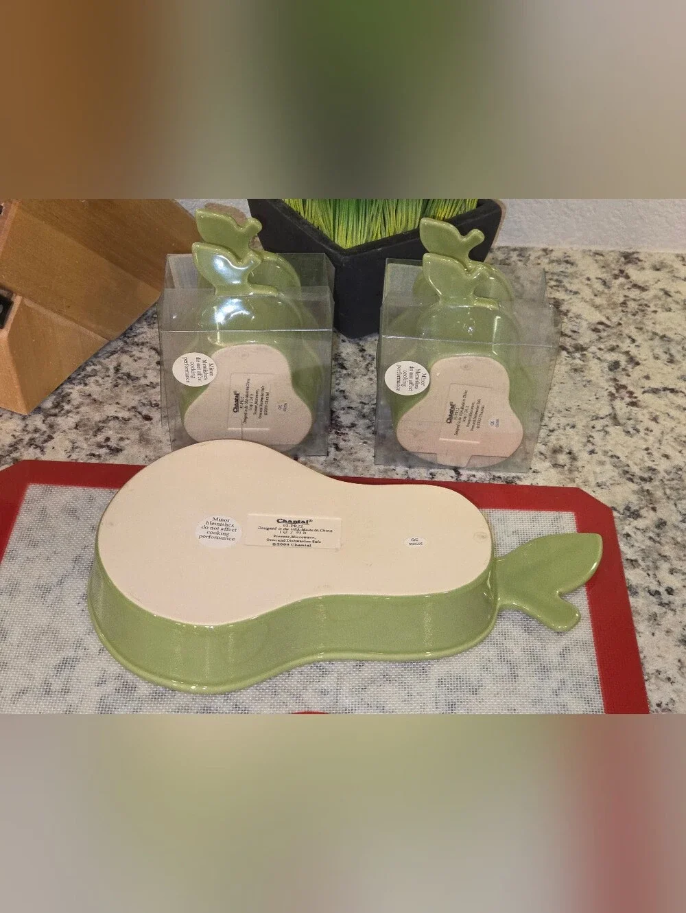 Green Pear-Shaped Ceramic Serving Dish